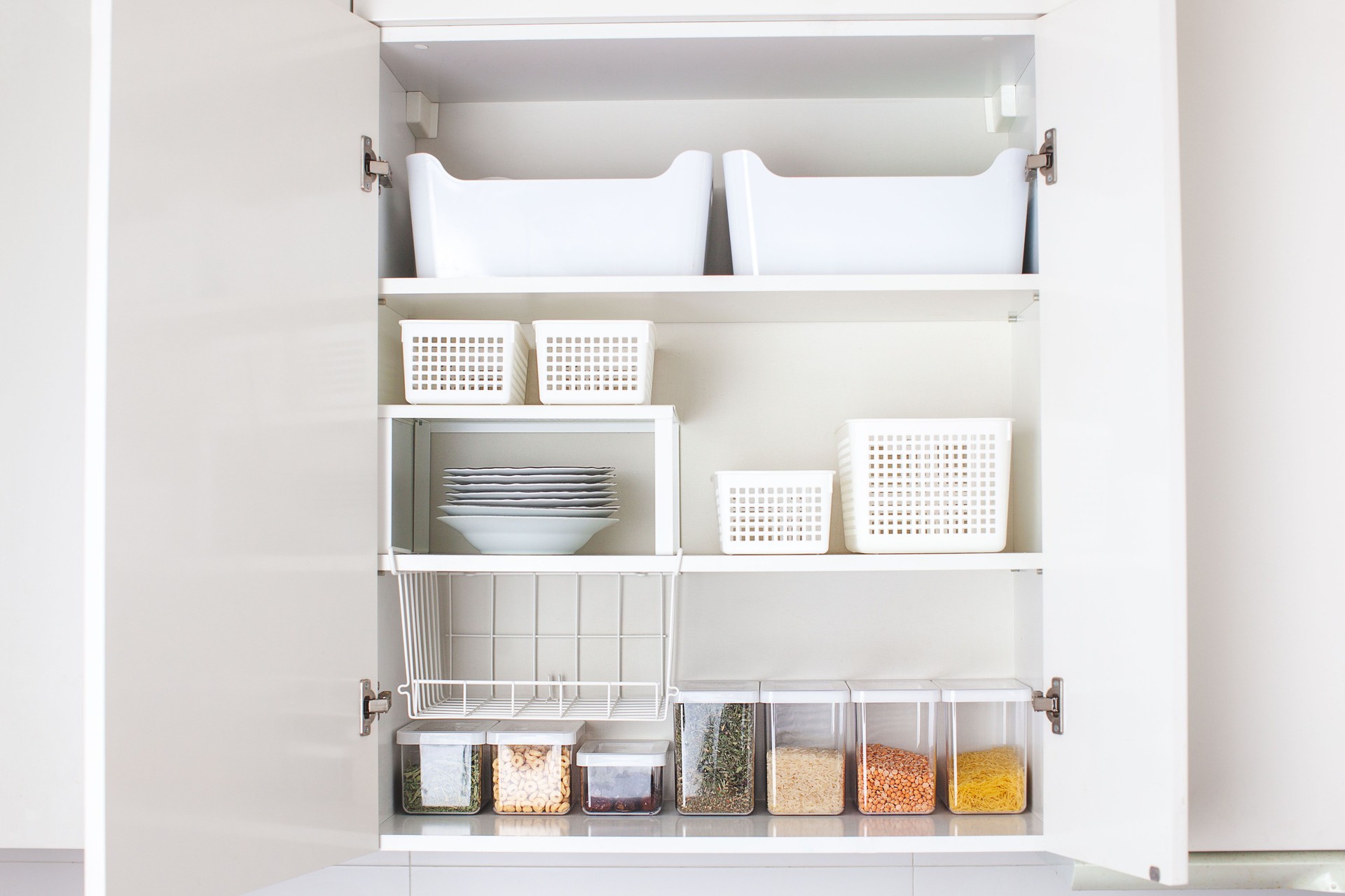 House decor ideas. Storage in the kitchen. Home organization.